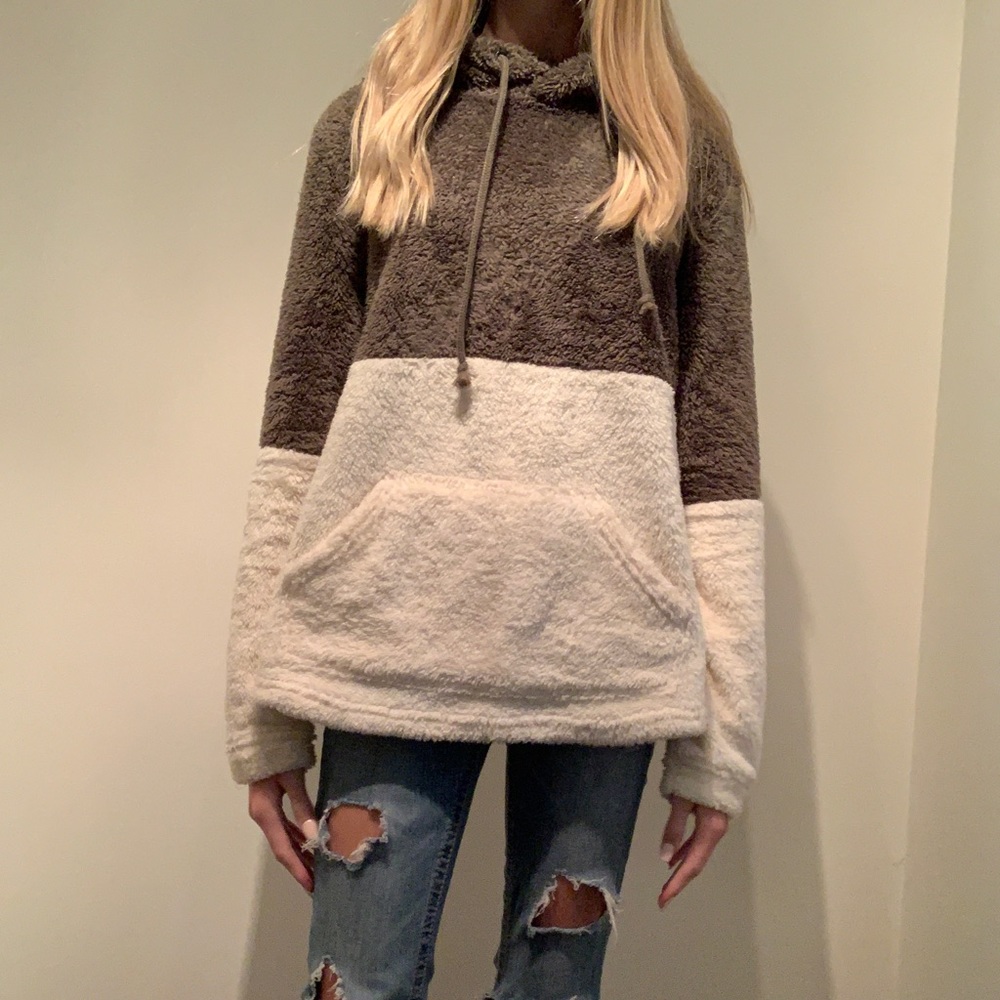 GREEN AND WHITE SOFT SHERPA